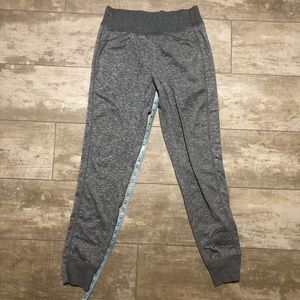 Zelle grey sweatpants, size small